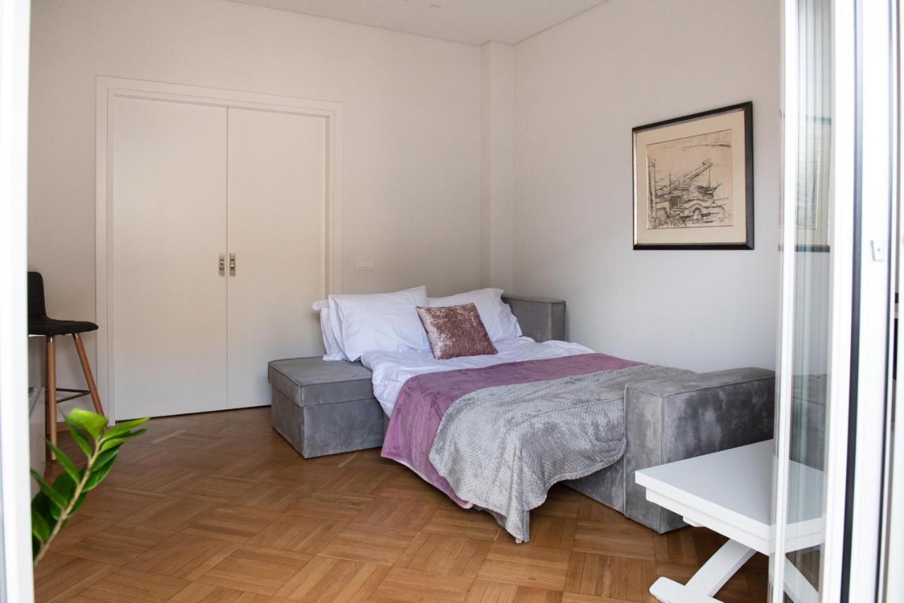 Katia Modern In * Athen